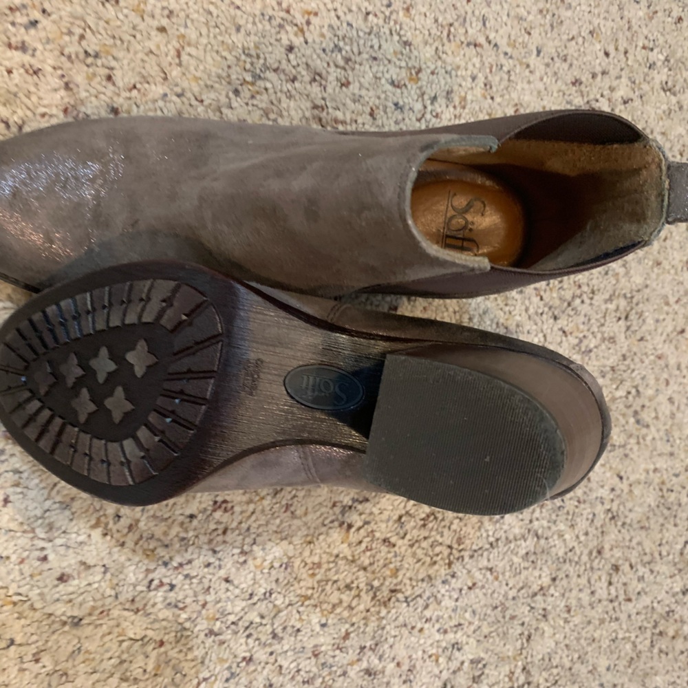 Sofft brand booties size 8.5 Pewter color
